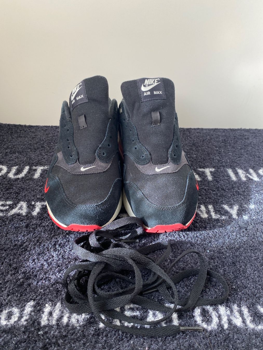 Nike Scarpe da uomo: Nike Air Max 1 mini swoosh bred – Nuovo (secondo la descrizione) da Widnau venduto da Streetclothing 1