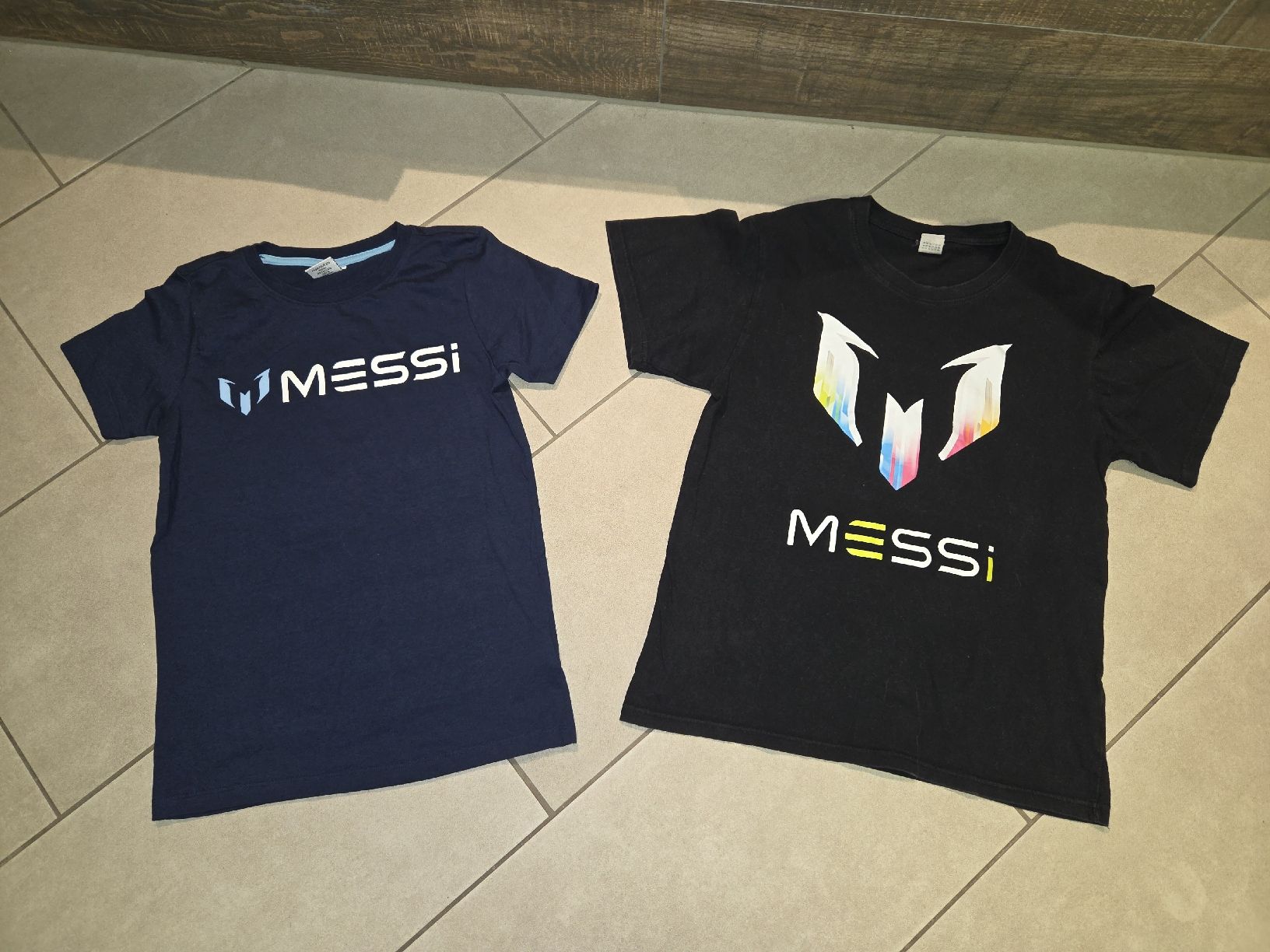 Lotti & Set di vestiti: 2er-Pack Messi T-Shirts Grösse 164 – Usato da Schlierbach venduto da smeralda1313