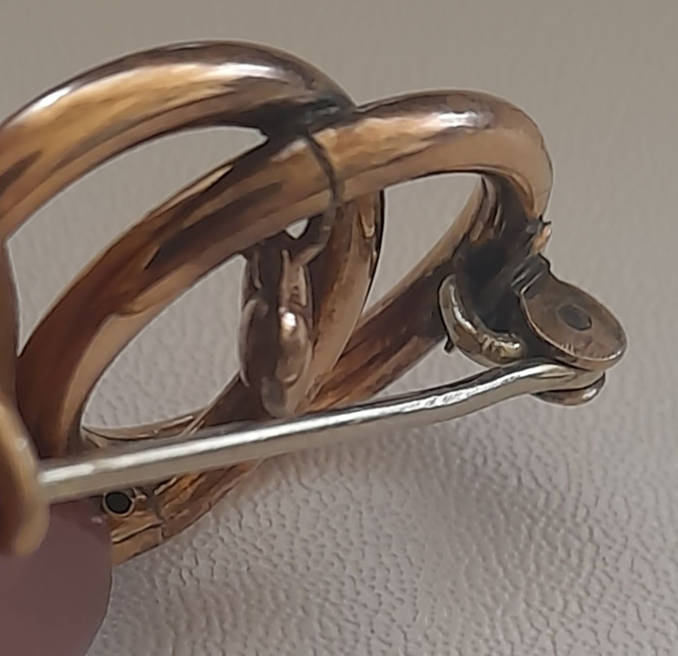 Broches & Aiguilles: Broche ancienne en Or 9cts/375. – D'occasion à Lausanne par Glam-Luxe 3