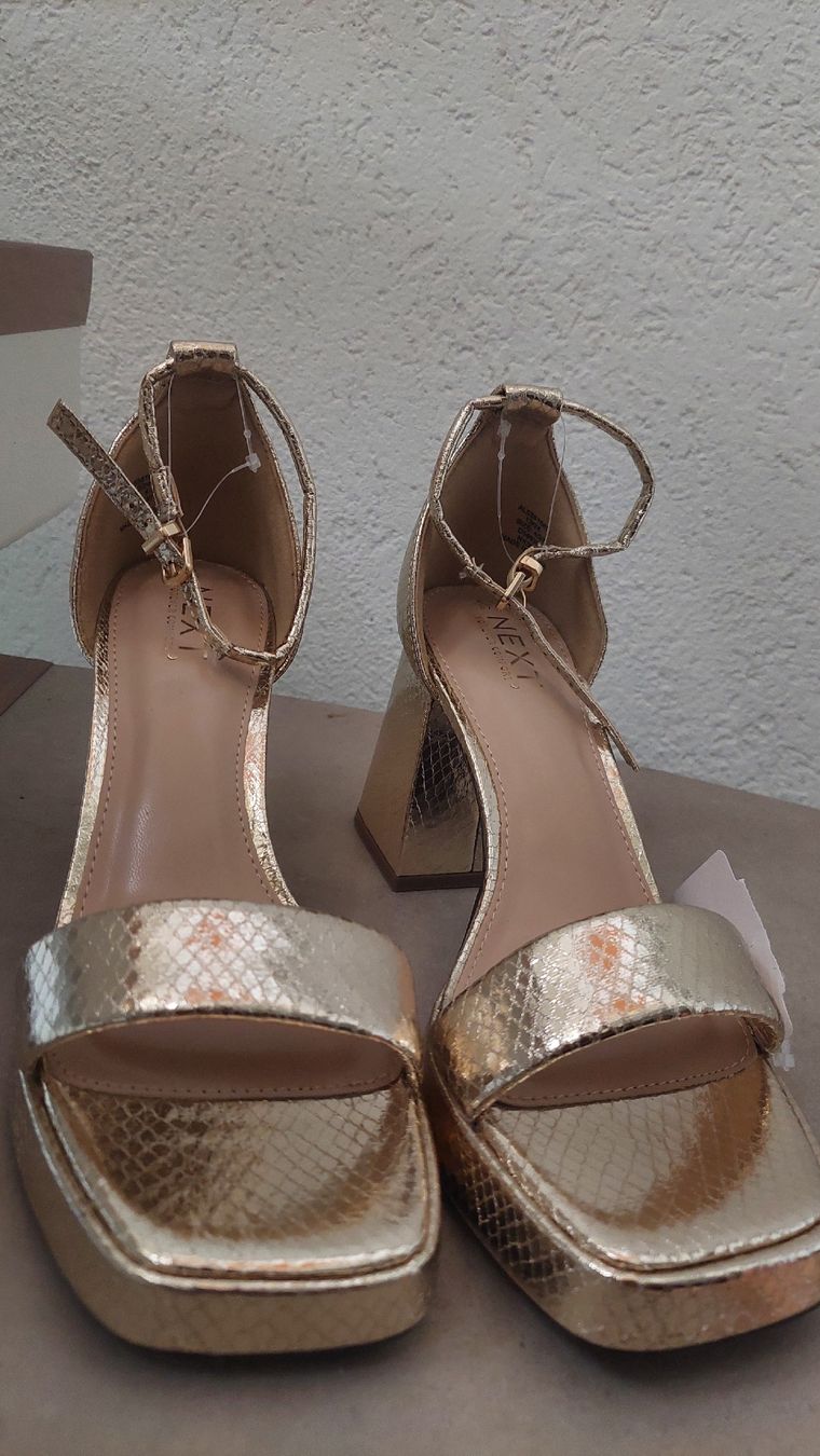Next Scarpe da uomo: Gold AbsatzSchuhe/gr.37,NEU – Nuovo e nell'imballaggio originale da Basel venduto da O-MEGA 6