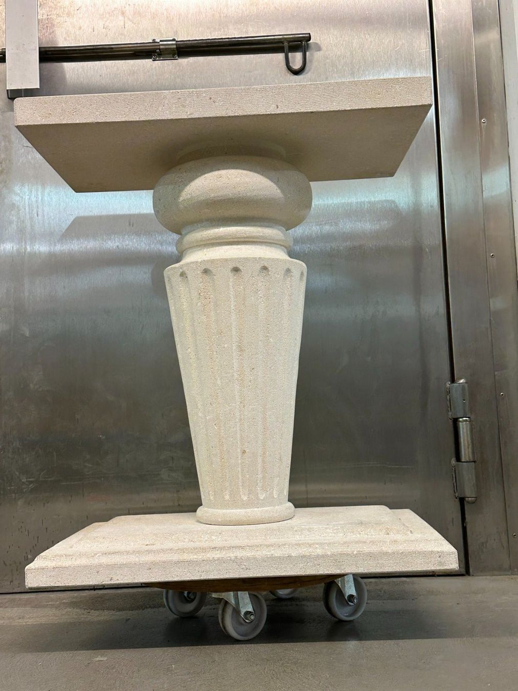 Altri mobili: Sandstein Tischfuss - Sockel für Skulptur oder Tisch – Usato da Luzern venduto da Lager6640 9