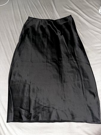 Midi-Rock C&A schwarz in Satinstil