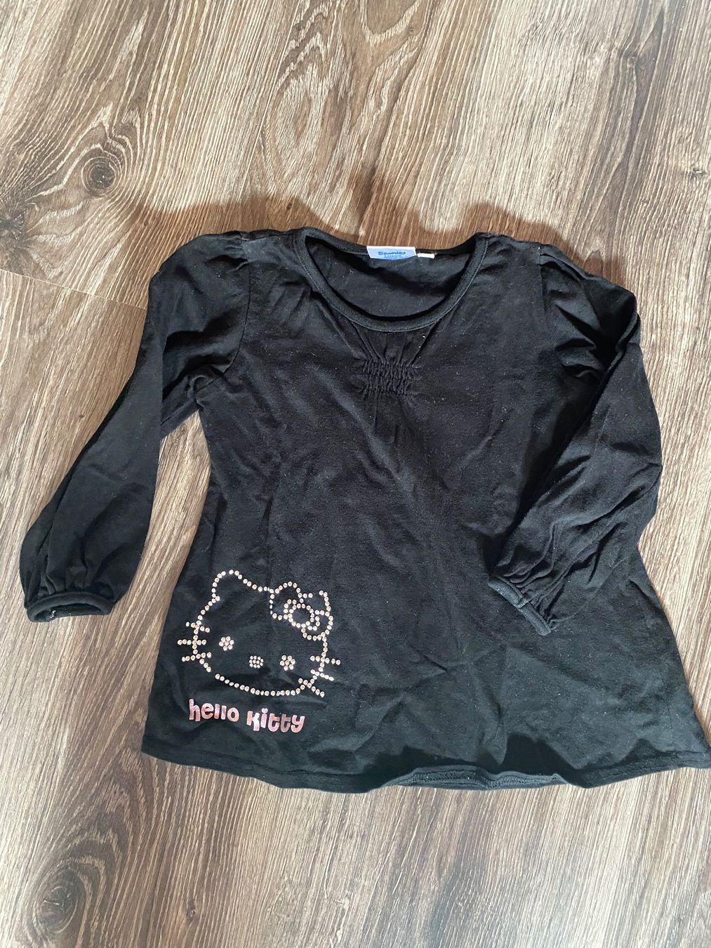 Blusen, T-Shirts & Tops: Sweat Hello Kitty 104 – Gebraucht aus Chermignon-Bas von mioumiou34