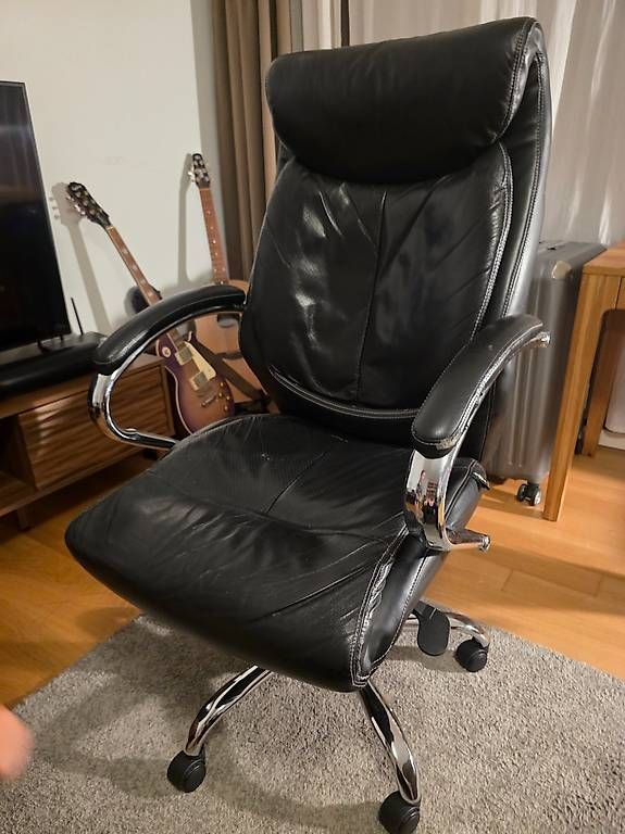Sessel: Sessel Leder // Bürostühl – Gebraucht aus Wädenswil von FL90