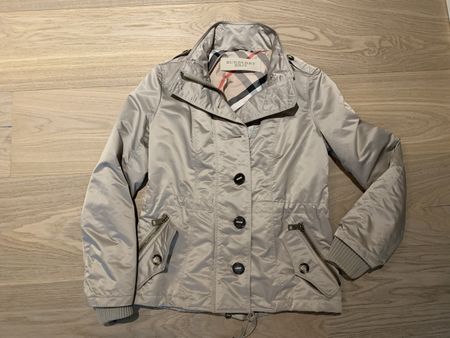 Burberry Brit Jacke mit Pelzkragen, Gr. 36, selten getragen