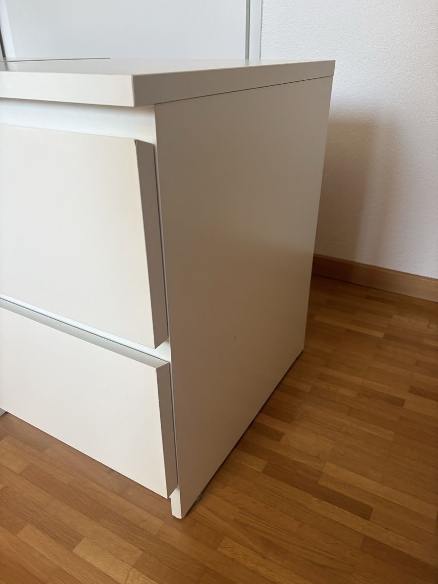 Comodini: Ikea Nachttisch weiss – Usato da Pfäffikon SZ venduto da mat_y9ng 1