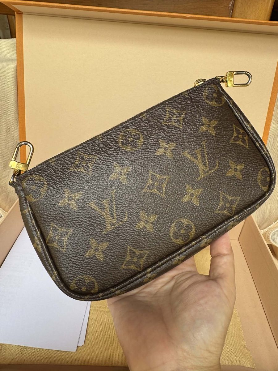 Louis Vuitton Borse da donna: Louis Vuitton Multi Pochette mittelgroße Tasche – Usato da Widnau venduto da Pukpan_99 1