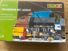 Verladekran mit Ladegut von Faller 222176 N