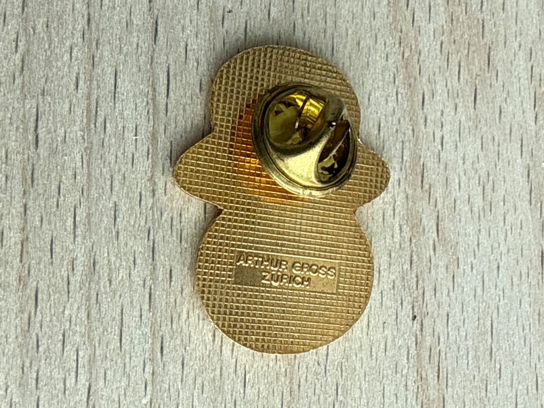 Placchette & Badge: Pin Gugguuseli Peach Weber – Usato da Glattbrugg venduto da Schweigmatt 1