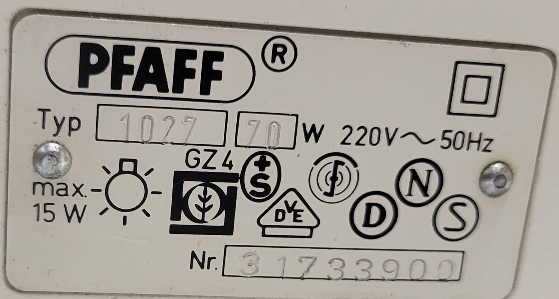 Pfaff Nähmaschinen: PFAFF Nähmaschine Typ 1027 gebraucht – Gebraucht aus Arni BE von ChunntDrus 1