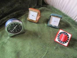 Reisewecker-Wecker-Küchenuhr 3 Mechanisch 1 Quartz Junghans