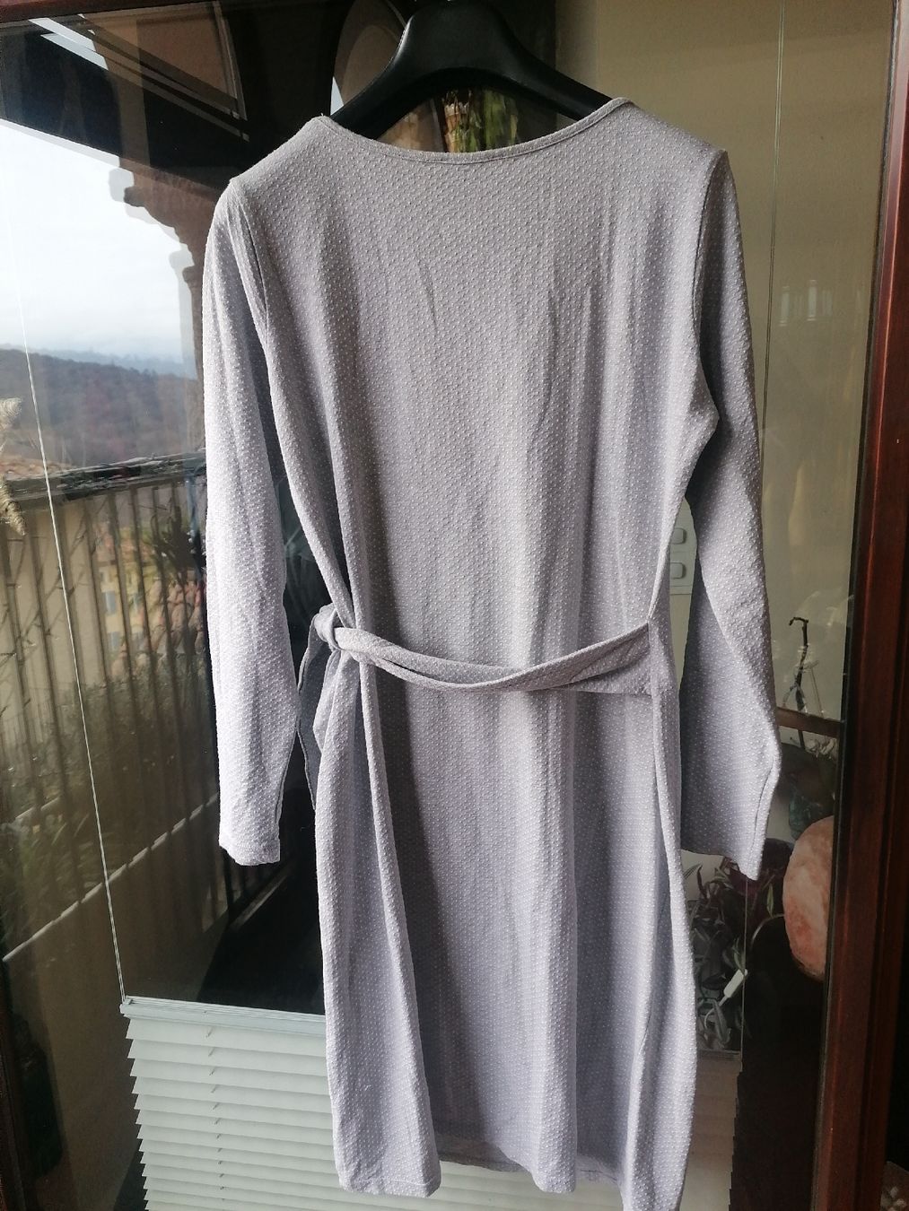 Vestiti: Kleid grau gr 44 – Usato da Bedigliora venduto da Dolcezza0 1