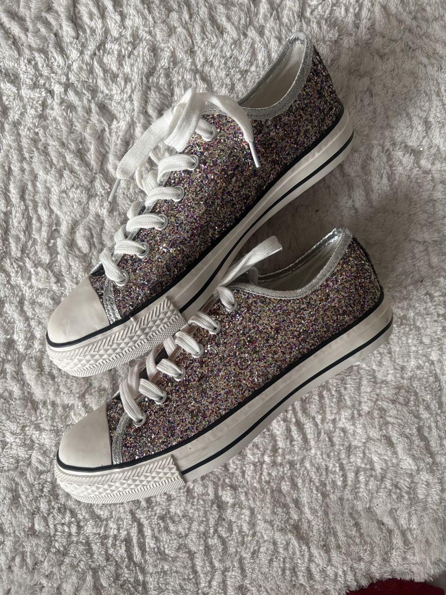 Scarpe da donna: Chucks mit Special Effekt Gr. 40 – Nuovo (secondo la descrizione) da Greifensee venduto da Habkern