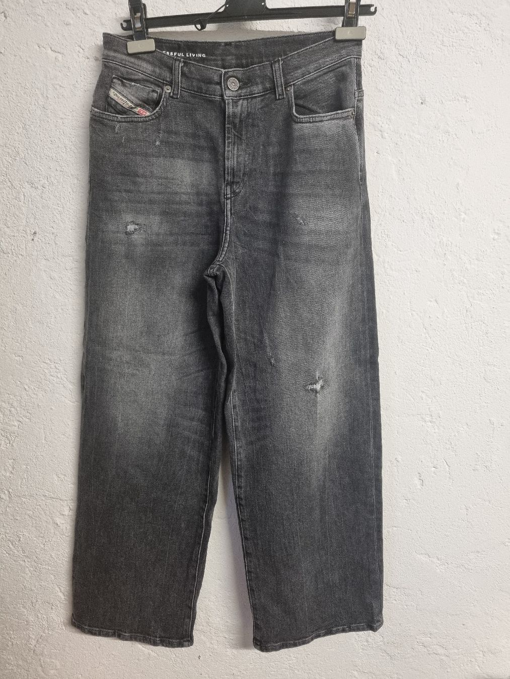 Diesel Jeans: Diesel Jeans grau W28 /L32 – Gebraucht aus Thalwil von Briscolina