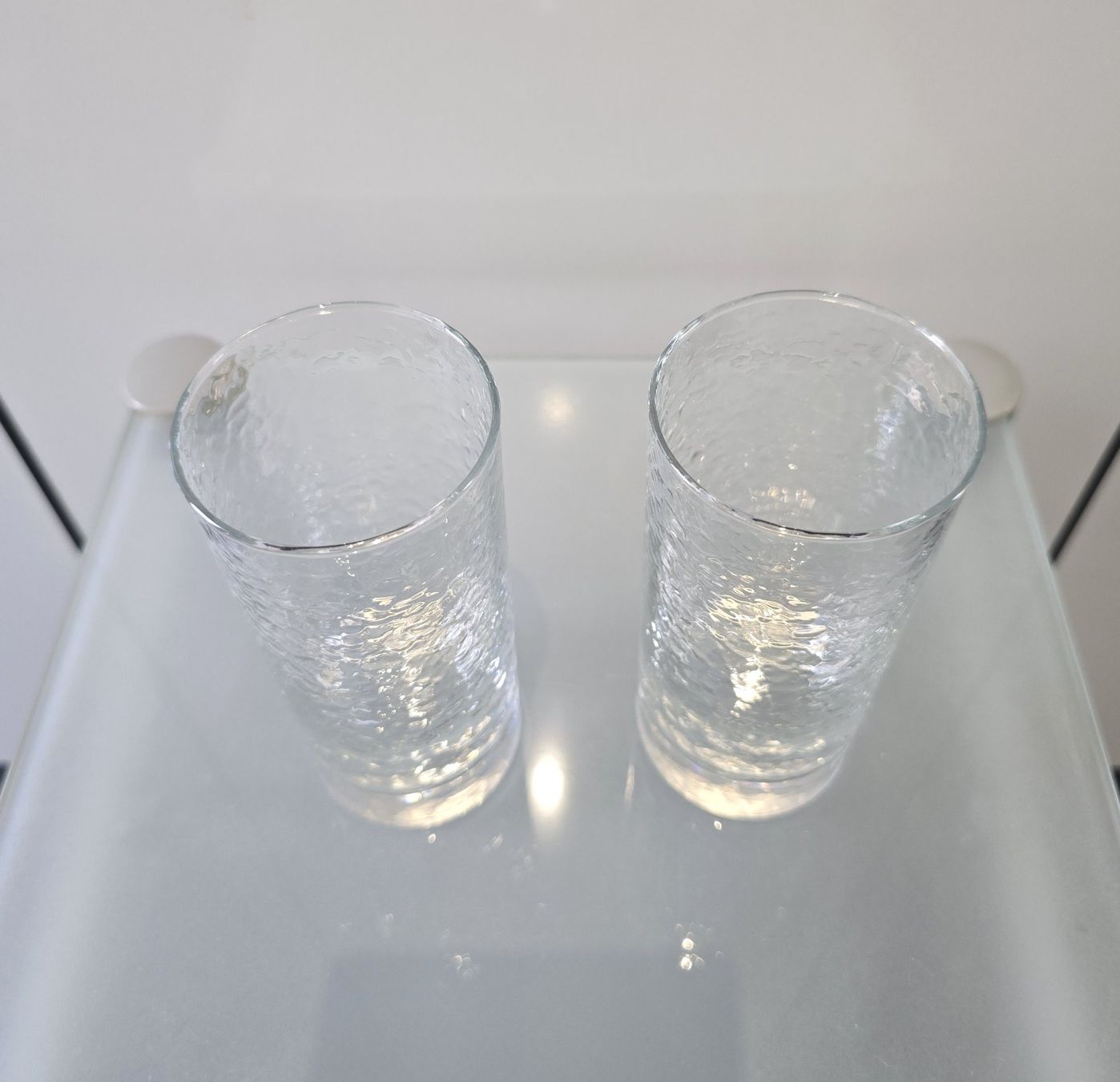 Gläser: 2x Trinkgläser mit Struktur - modern & robust – Gebraucht aus Oetwil an der Limmat von dhantal 2