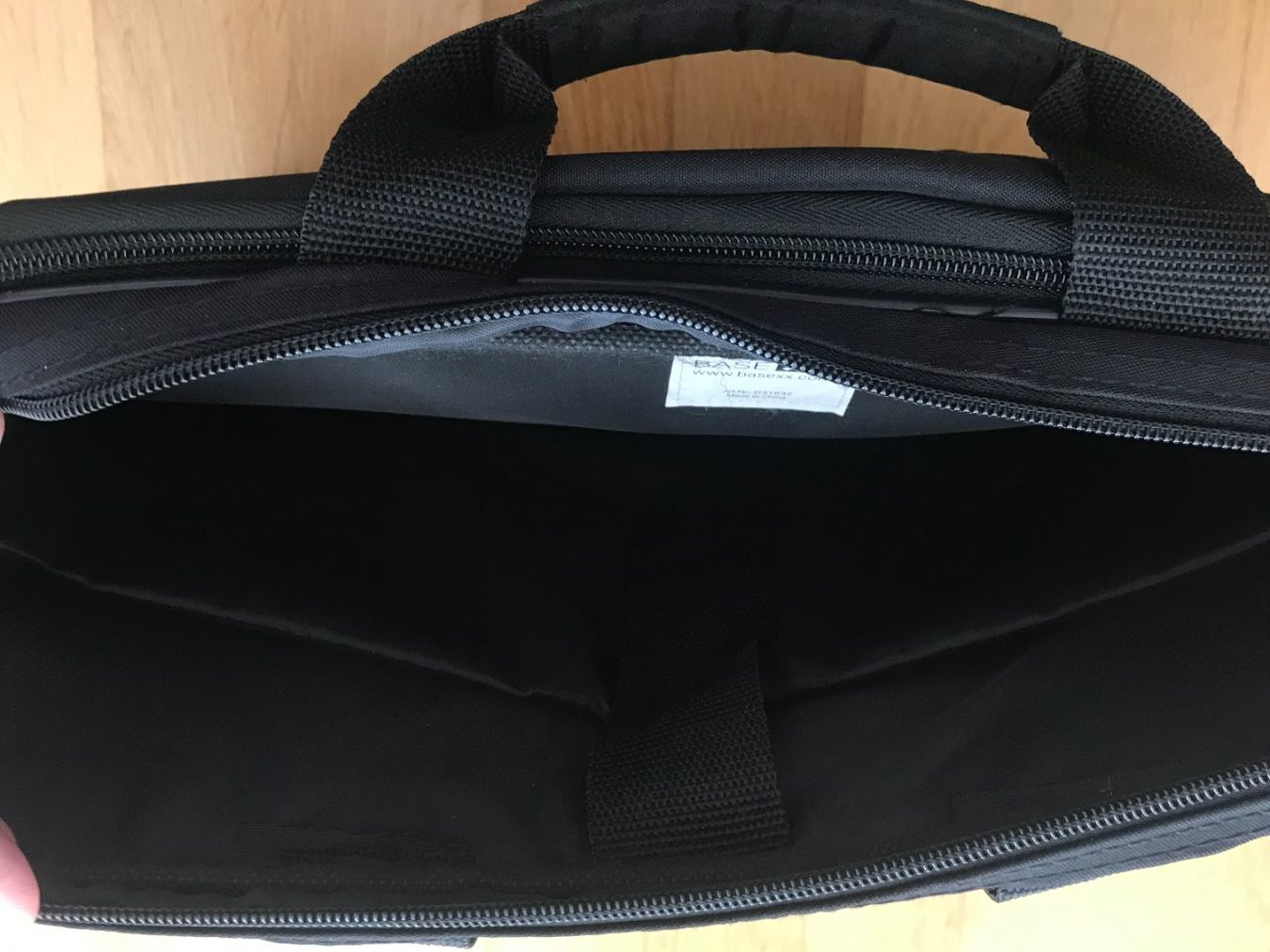 Borse: BASE XX Notebooktasche 15.6 Zoll schwarz mit Schulter – Usato da Zug venduto da Cry71 4