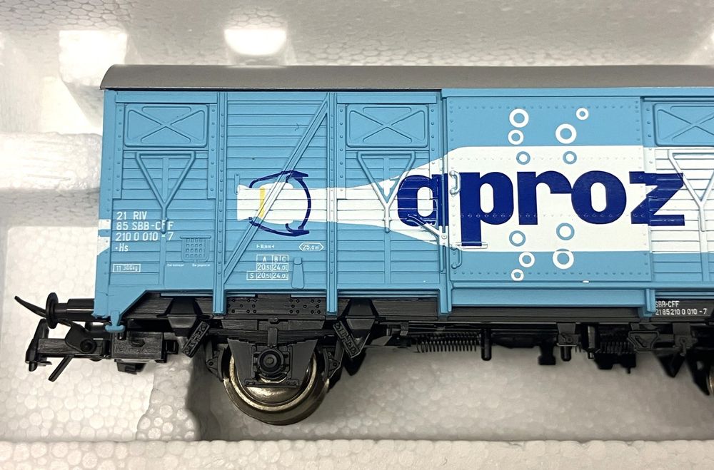 Roco Modelleisenbahnen: Roco 46842-Liliput H0= 3x Güterwagen SBB aproz MIGROS – Gebraucht aus Thun von retoolinoo 3
