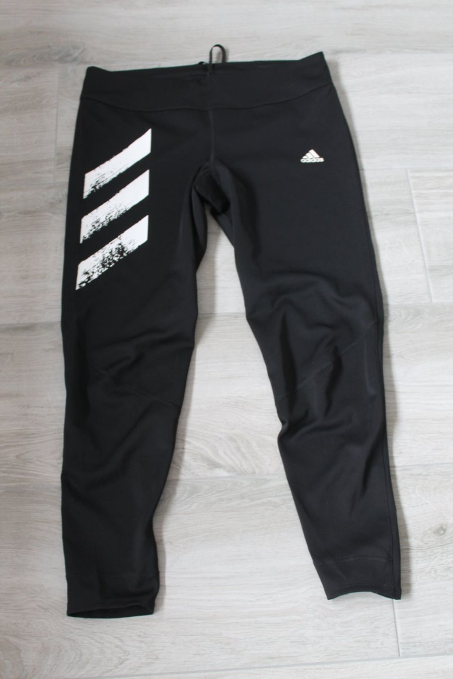 Adidas Leggings: Leggins de sport ADIDAS L – Usato da Chez-le-Bart venduto da jasse 1
