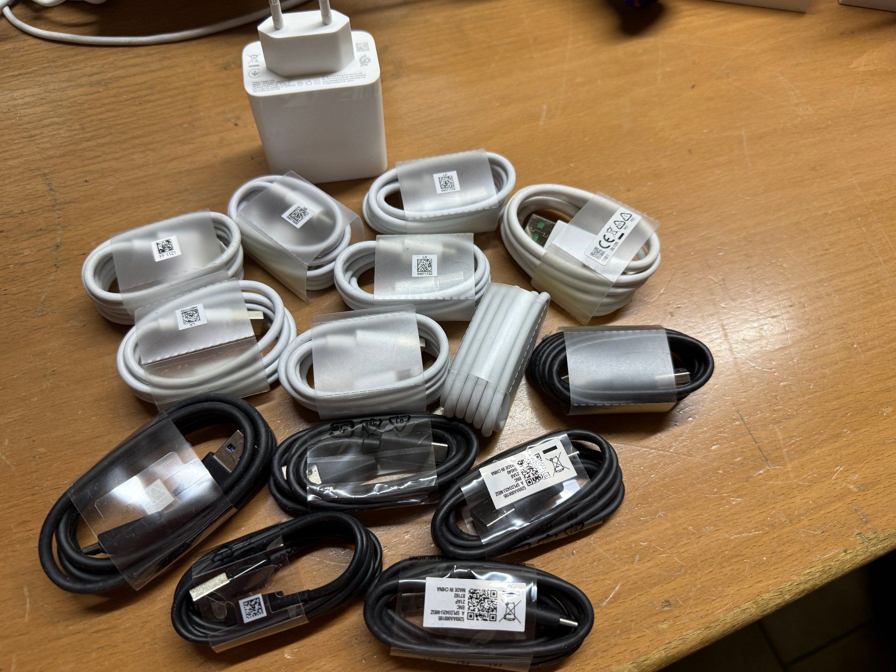 Apple Cavi: Ladekabel USB-C – Usato da Au SG venduto da bah_6f5w