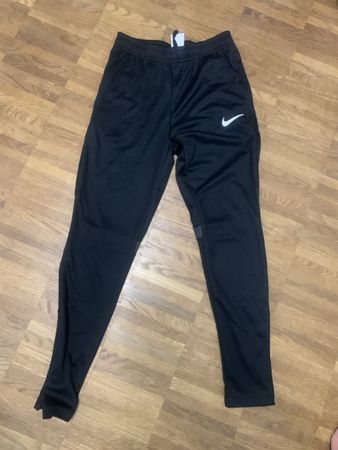 Nike DRI-FIT Hose schwarz Grösse 147-158cm guter Zustand