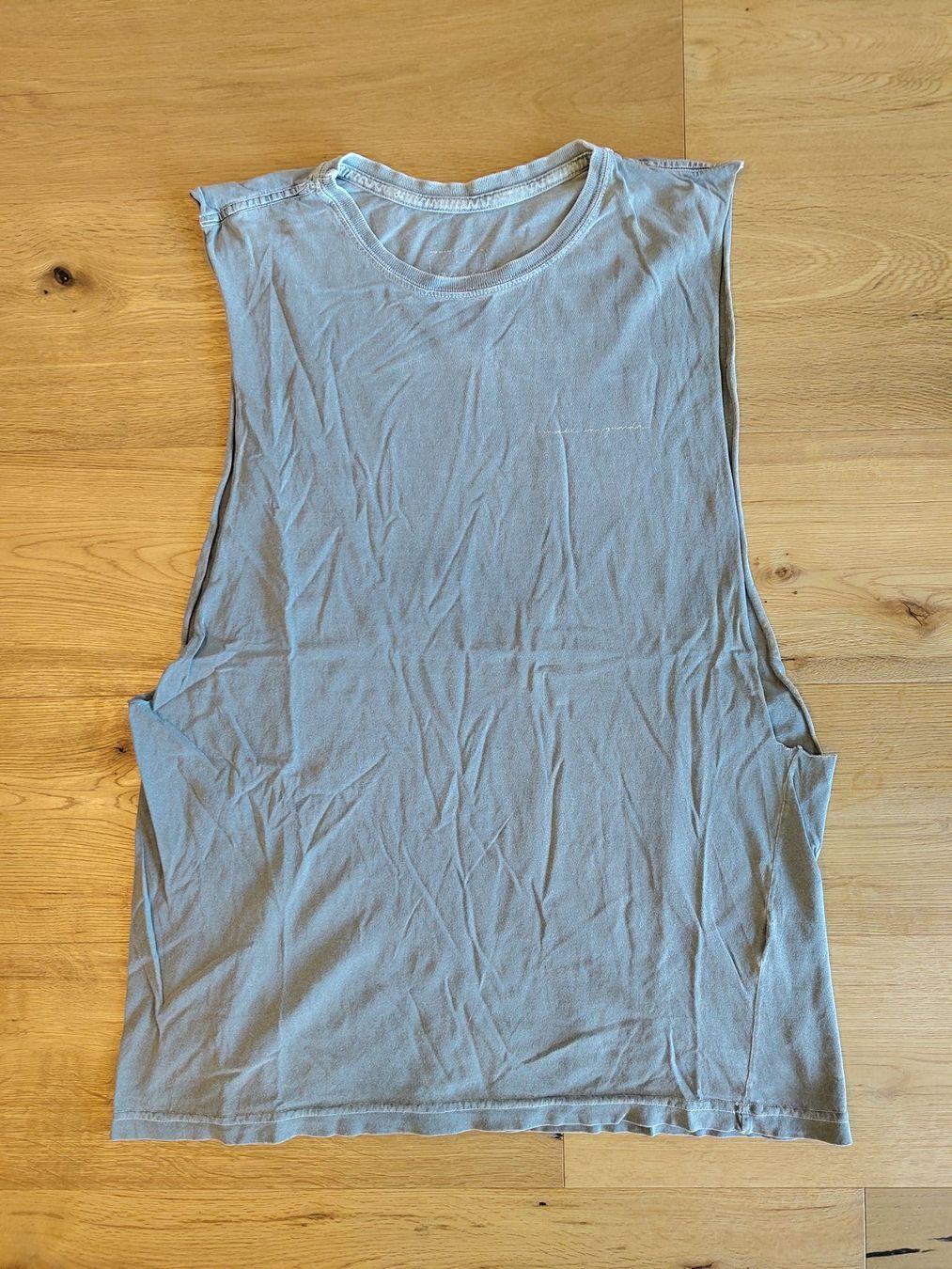 T-Shirts: MIG Tanktop L grau – Gebraucht aus Interlaken von dmncmg