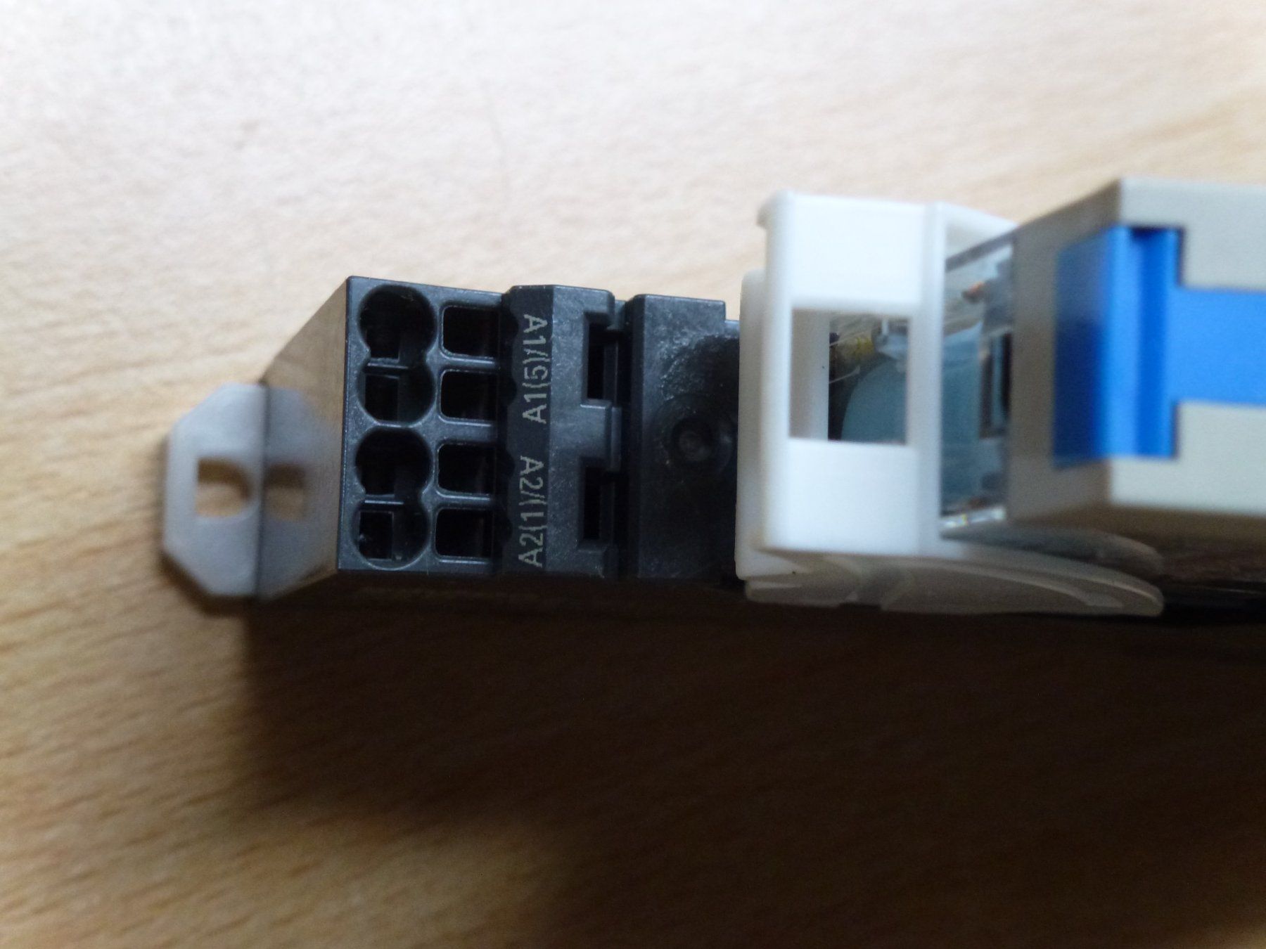 Omron Elektronikbauteile: Relais Omron 24VDC Umschaltkontakt – Gebraucht aus Hombrechtikon von Maloev17 5
