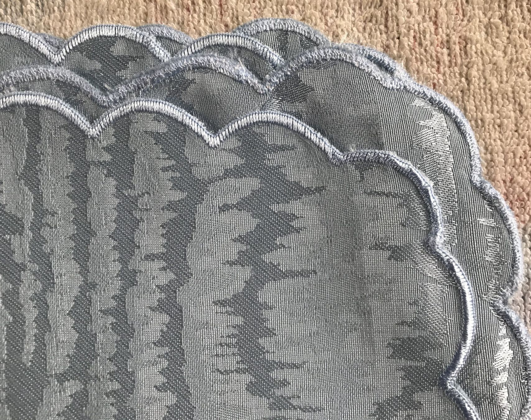 Sonstige Tischwäsche: TISCHTUCH MOIRE 135X170 NEU – Gebraucht aus Ostermundigen von wini63 5