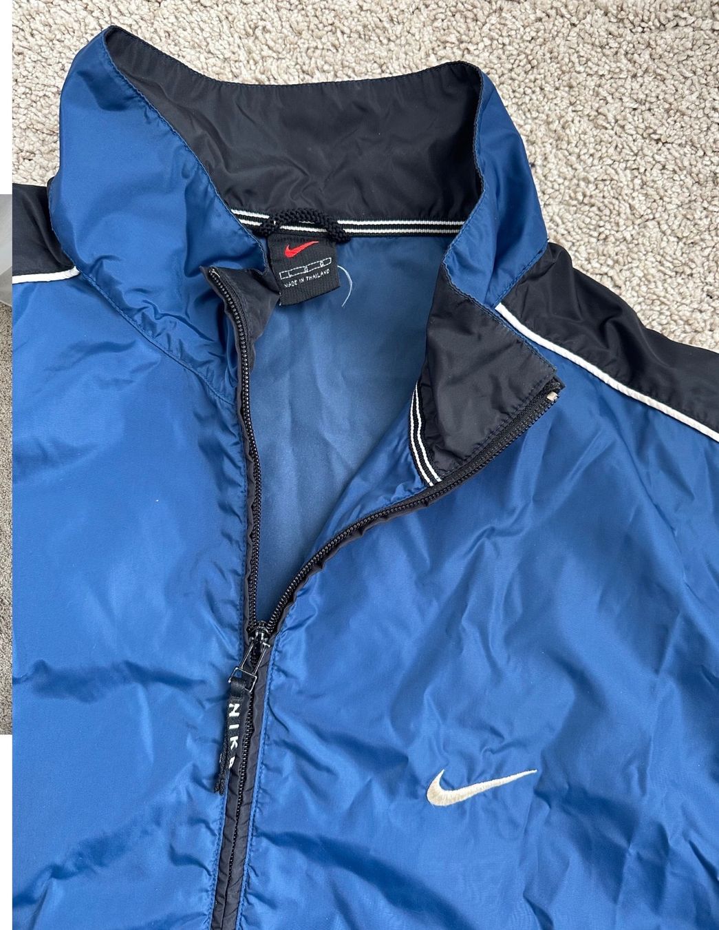 Nike Giacche: Nike Trainingsjacke/Windjacke, Grösse L – Usato da Basel venduto da olo..ir 2