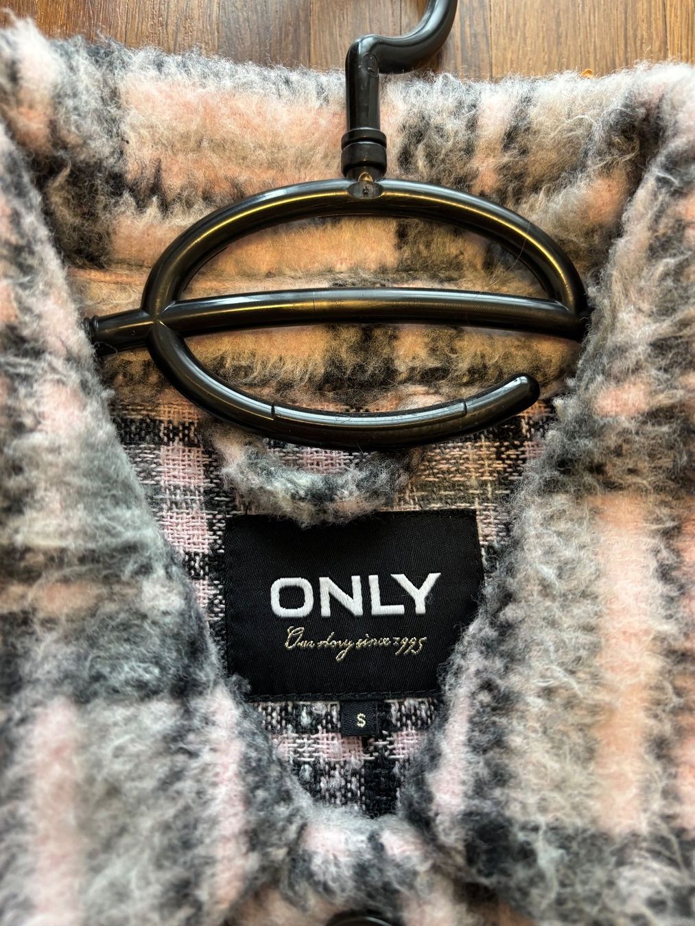 Only Giacche: Only Overshirt Holzfäller Jacke, Grösse S – Usato da Hinwil venduto da liviipivii 1