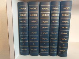 Bücherreihe von Schiller