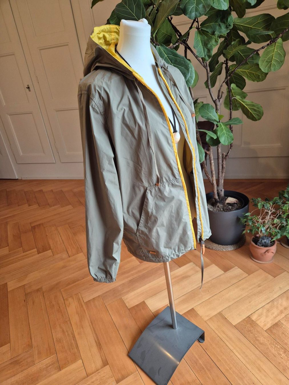 Camel Giacche: Windjacke Camel. Damen. Grösse L – Usato da Bern venduto da Rudolfs
