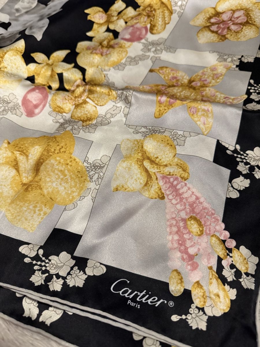 Cartier Foulard & Sciarpe: Cartier Seiden Tuch – Usato da Luzern venduto da Itsclaire 3