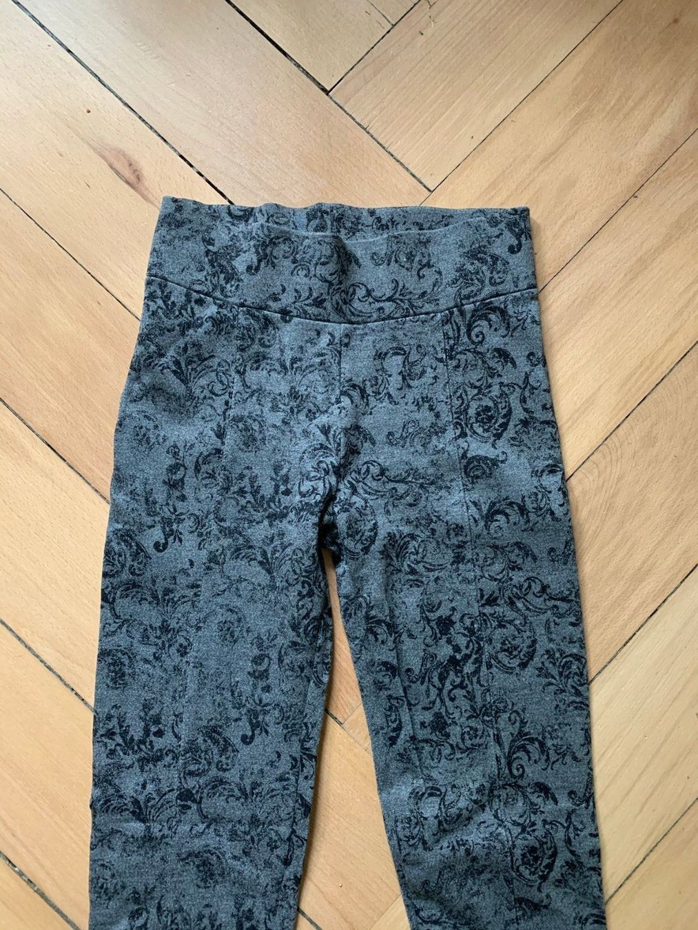 Leggings: F&F - Leggings grau gemustert 34 – D'occasion à Zürich par Diazaio 1