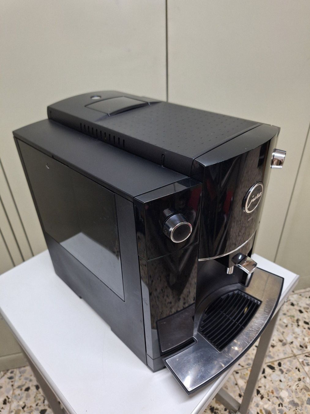 Jura Macchine per caffè & Macchine per espresso: Machine à café JURA D400 – Difettoso da Laconnex venduto da Patkek29 2