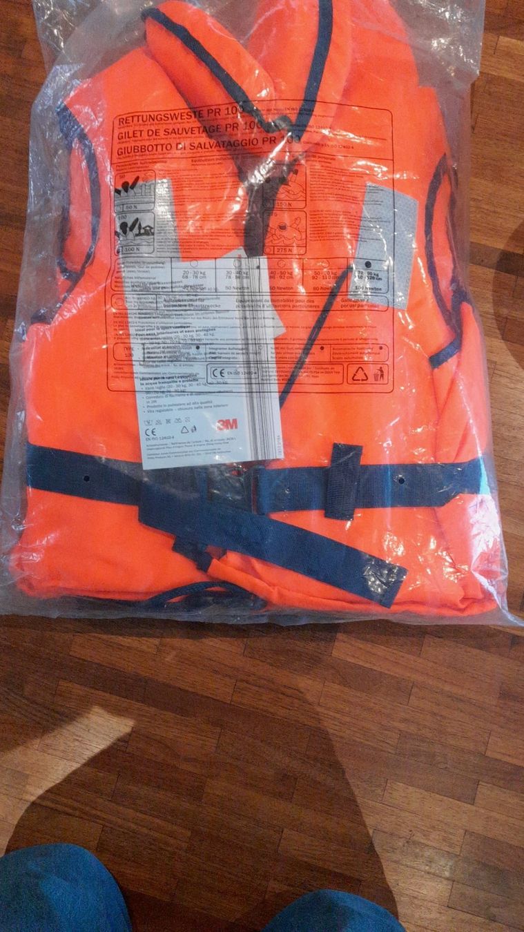 Giubbotti di salvataggio: Schwimmweste für Boot – Nuovo e nell'imballaggio originale da Gamprin-Bendern venduto da Seller_FL