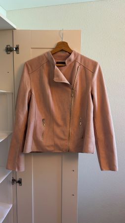 Rosa Übergangsjacke