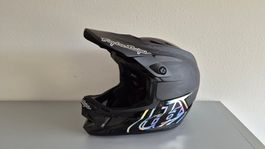 Troy Lee Designs D4 Carbon MIPS Helm (58 - 59 cm)mit Brille