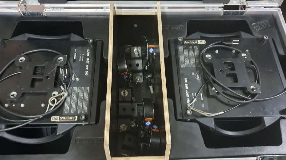 Lampade: Clay Paky Alpha Spot HPE300 – Usato da Lausanne venduto da luxonus 4