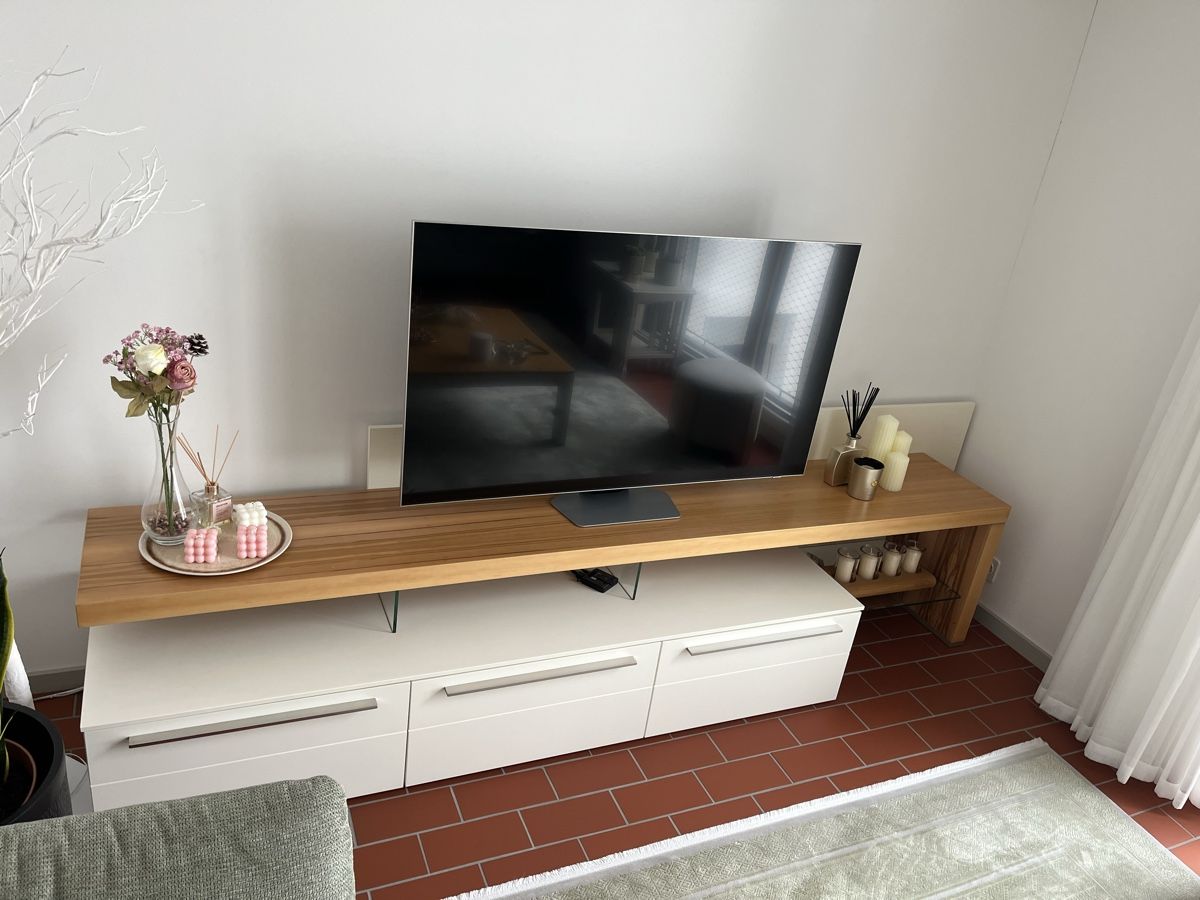 Mobili TV: TV SiDEBORD – Usato da Zürich venduto da B777-3 1