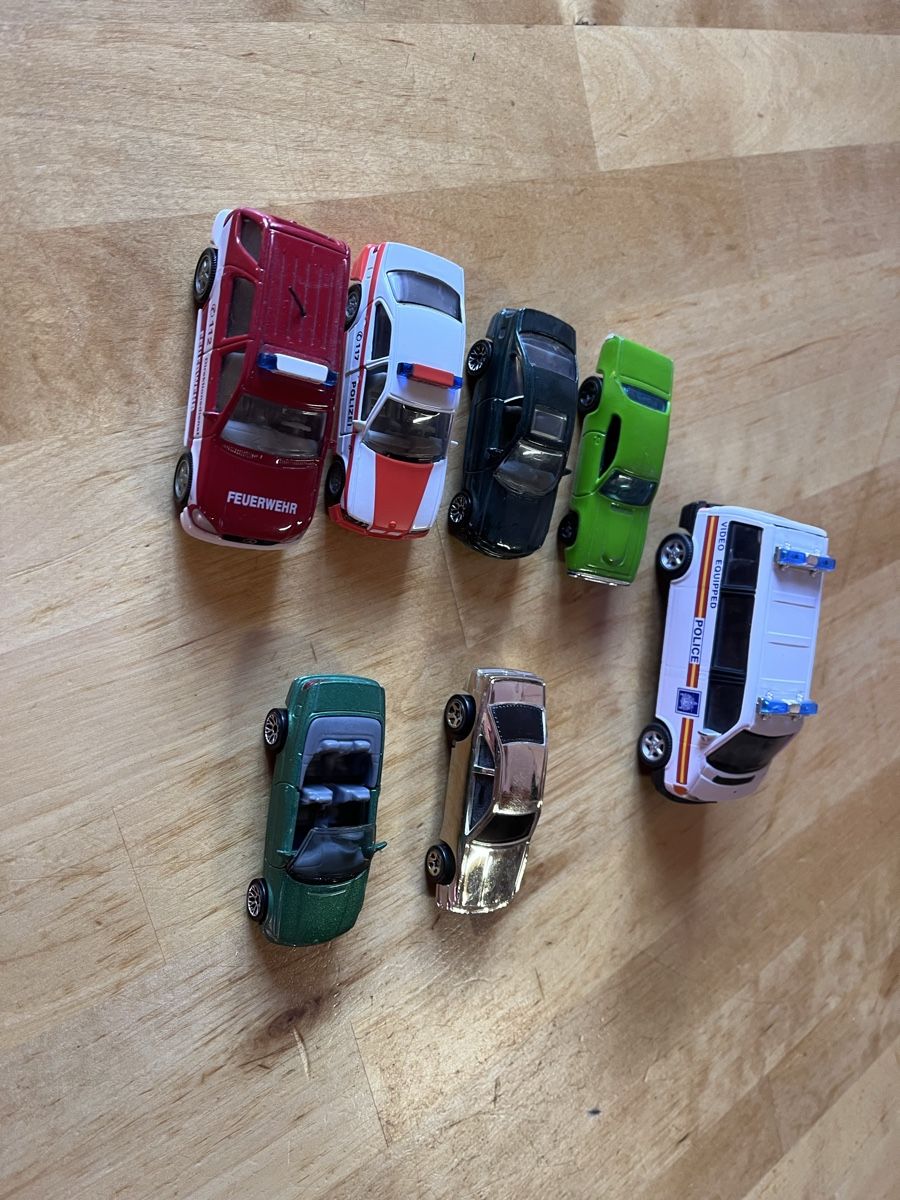Modellini d'auto: Diverse Spielzeug/Modellautos – Usato da Zermatt venduto da kik_jj6q 1