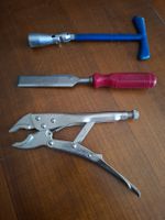 Set attrezzi: pinza, scalpello, chiave a T 