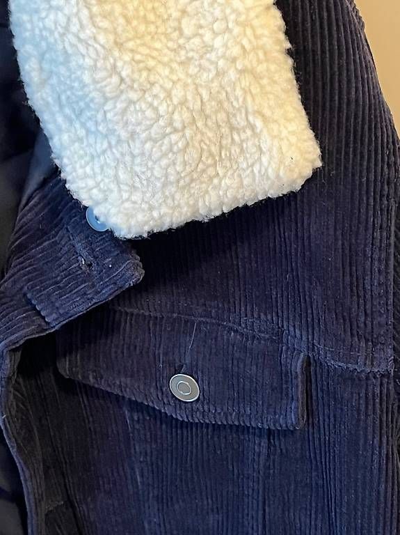 Vestes: VESTE NEUVE velours bleu marine, taille M – D'occasion à St-Légier-Chiésaz par zmut72 2