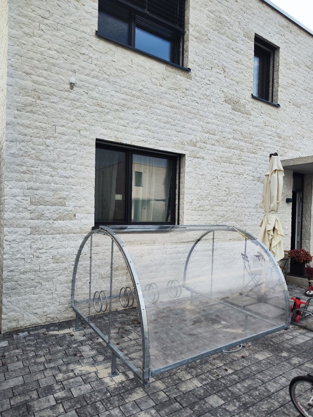 Rifugi: Velounterstand – Nuovo e nell'imballaggio originale da Rothrist venduto da edu_md7c 3