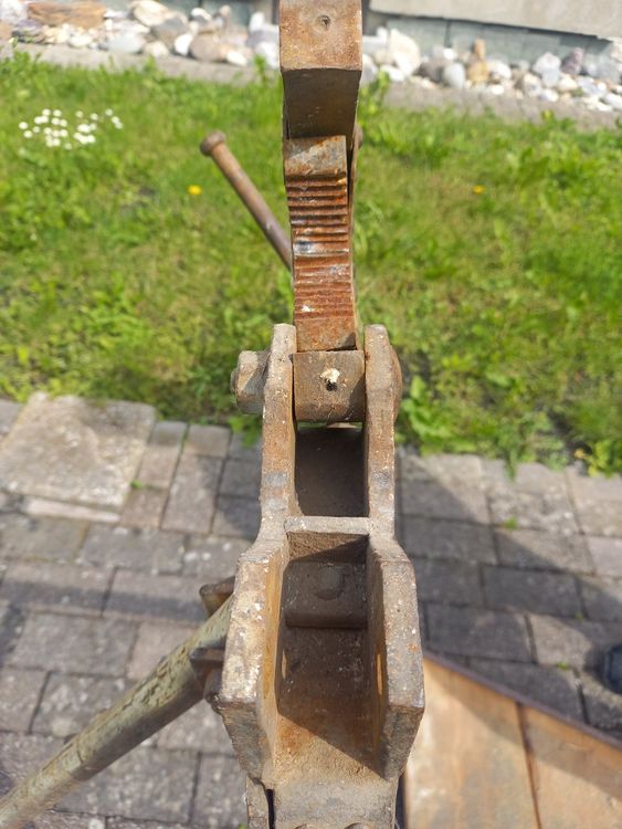 WT2090 Klappbarer Rohrschraubstock Bis 3 Zoll - TPV-3 Profi Schraubstock Für Rohre