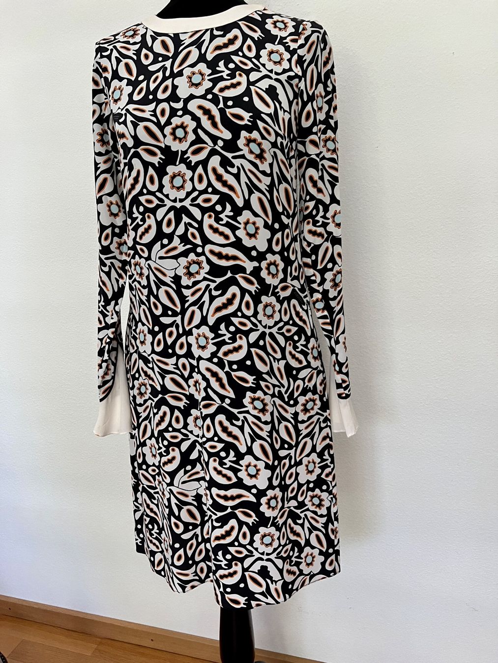 Dorothee Schumacher Kleider: Seidenkleid von Schumacher Gr. 36 – Neu (gemäss Beschreibung) aus Binningen von criss-cross 1