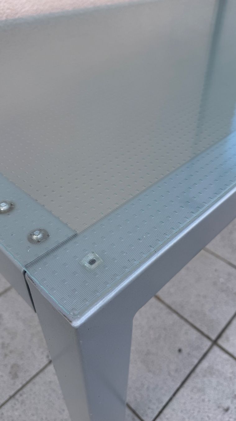 Tavoli: Terrassentisch mit Glasplatte, wetterfest – Usato da Würenlos venduto da sweety5436 2