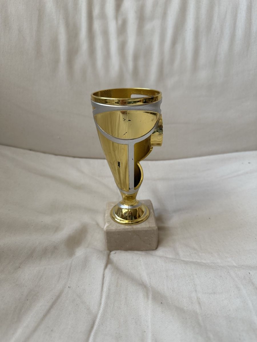 Sonstiges zum Sammeln & Seltenes: Goldener Pokal – Gebraucht aus Basel von ari_f26x 4