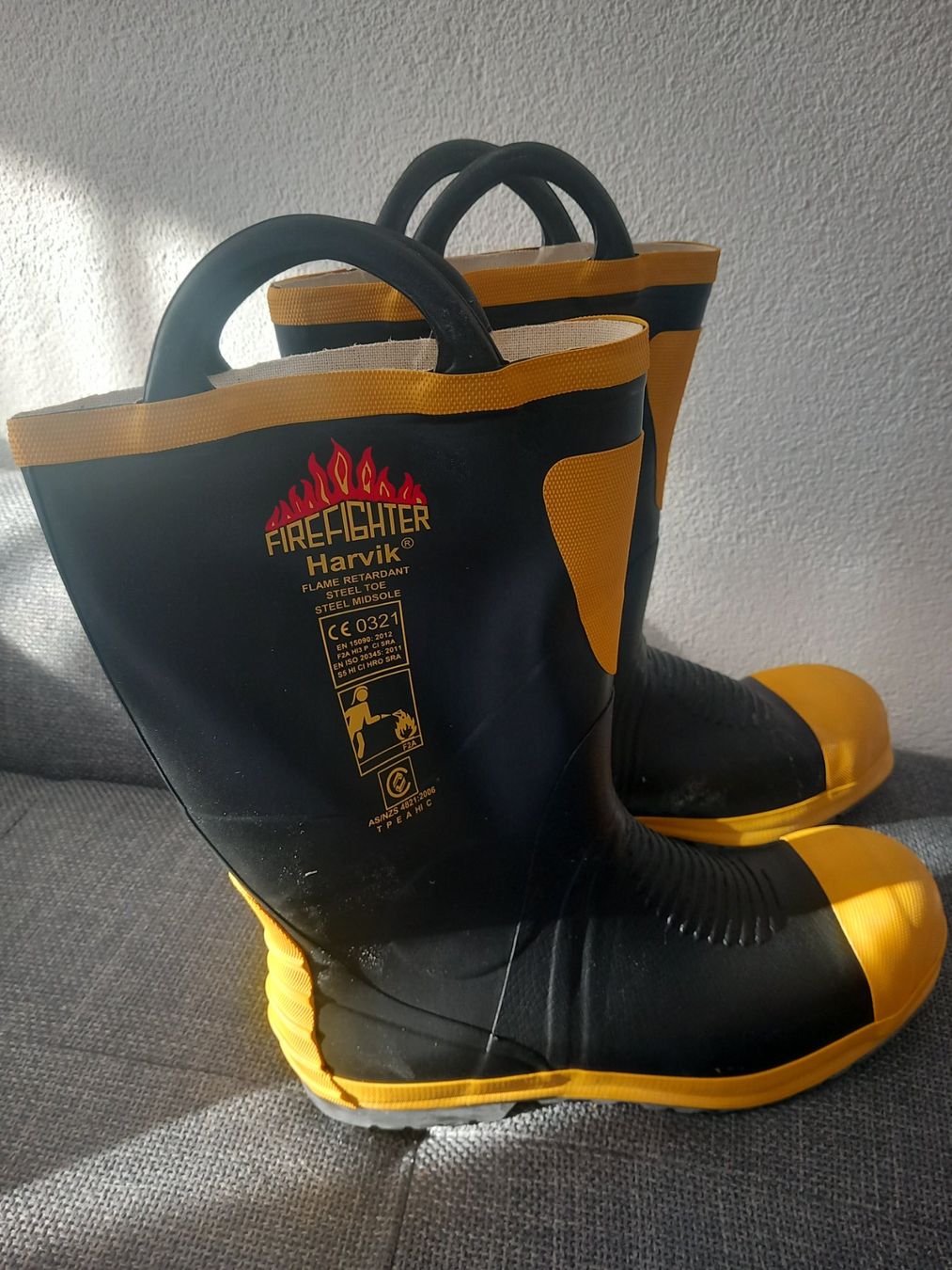 Scarpe da uomo: Feuerwehrstiefel Gr.49 – Nuovo e nell'imballaggio originale da Thun venduto da Beas-Allerlei
