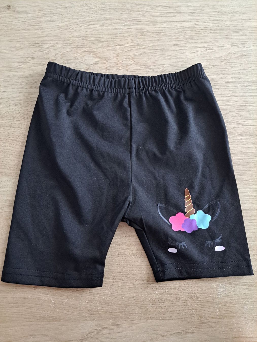 Lotti & Set di vestiti: Lot de 2 short enfant taille 120 – Usato da Marly venduto da Mumu1723