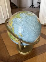 Dekorativer Globus gold